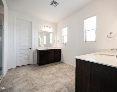 7695 W Smoketree Drive - Photo Thumbnail 12