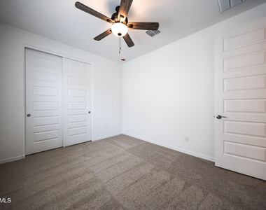 7695 W Smoketree Drive - Photo Thumbnail 18