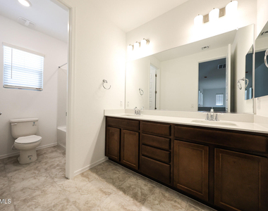 7695 W Smoketree Drive - Photo Thumbnail 19