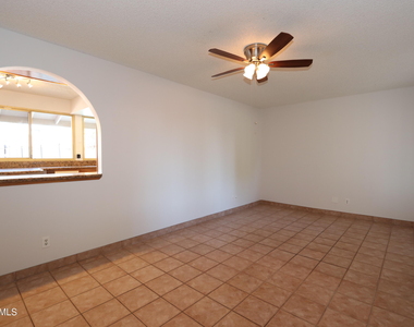 1910 E Manhatton Drive - Photo Thumbnail 7