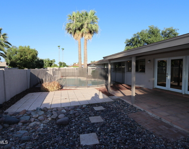1910 E Manhatton Drive - Photo Thumbnail 14