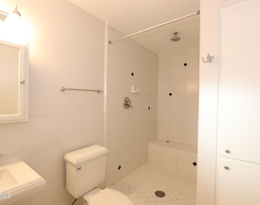 1910 E Manhatton Drive - Photo Thumbnail 11