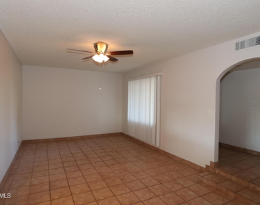 1910 E Manhatton Drive - Photo Thumbnail 8