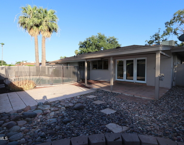 1910 E Manhatton Drive - Photo Thumbnail 13
