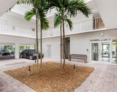 1770 E Las Olas Boulevard - Photo Thumbnail 3