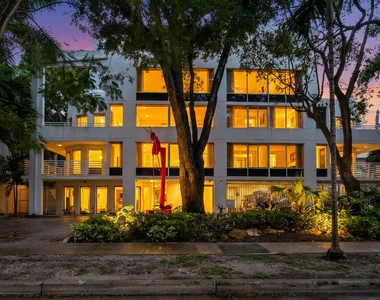 2100 Brickell Avenue - Photo Thumbnail 1