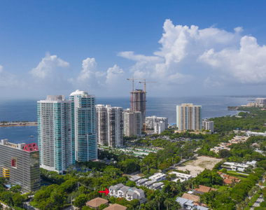2100 Brickell Avenue - Photo Thumbnail 29