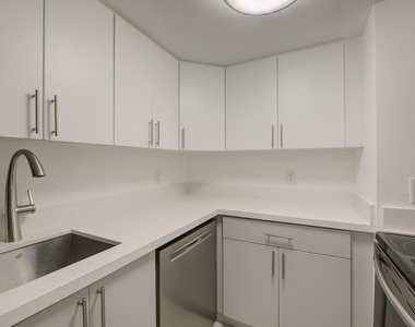 2100 Brickell Avenue - Photo Thumbnail 12