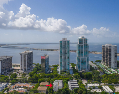 2100 Brickell Avenue - Photo Thumbnail 2