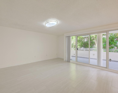 2100 Brickell Avenue - Photo Thumbnail 7