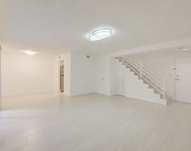 2100 Brickell Avenue - Photo Thumbnail 6