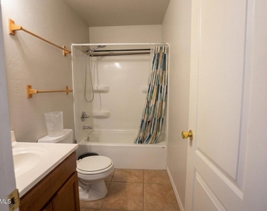 9950 W Lynx Drive - Photo Thumbnail 5