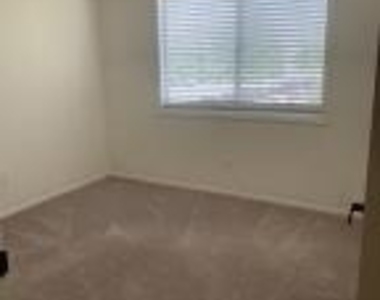 6114 N 79th Street - Photo Thumbnail 18