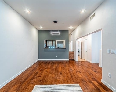 6927 Sumner Street - Photo Thumbnail 6