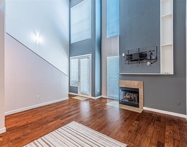 6927 Sumner Street - Photo Thumbnail 4