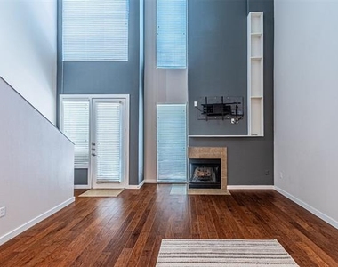 6927 Sumner Street - Photo Thumbnail 3