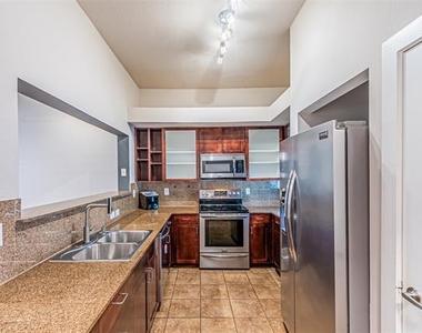 6927 Sumner Street - Photo Thumbnail 8