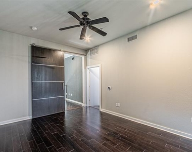 6927 Sumner Street - Photo Thumbnail 13