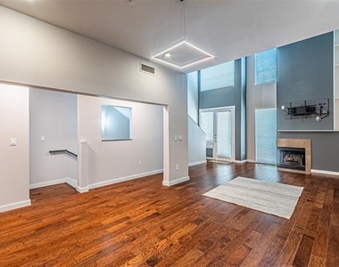 6927 Sumner Street - Photo Thumbnail 5