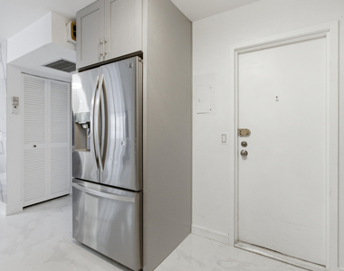 2101 S Ocean Drive - Photo Thumbnail 6
