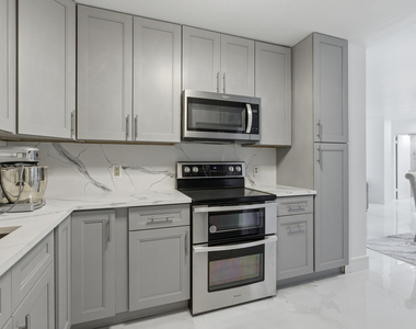 2101 S Ocean Drive - Photo Thumbnail 5