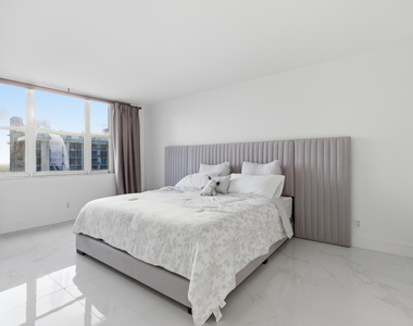 2101 S Ocean Drive - Photo Thumbnail 18