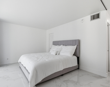 2101 S Ocean Drive - Photo Thumbnail 14