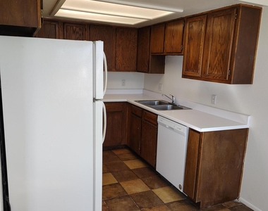 2560 S Yavapai Road - Photo Thumbnail 6