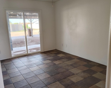 2560 S Yavapai Road - Photo Thumbnail 1