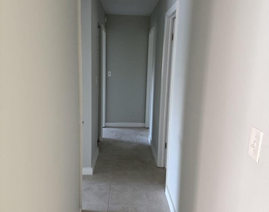 2810 Riverside Drive - Photo Thumbnail 6