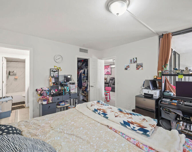 8421 Forest Hills Drive - Photo Thumbnail 7