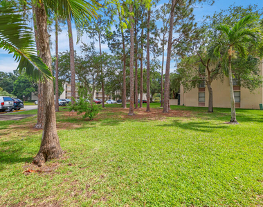 8421 Forest Hills Drive - Photo Thumbnail 23