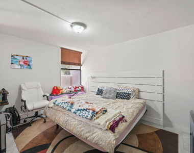 8421 Forest Hills Drive - Photo Thumbnail 6