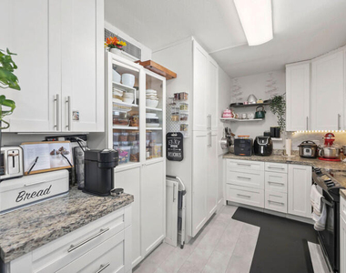 8421 Forest Hills Drive - Photo Thumbnail 2