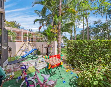 8421 Forest Hills Drive - Photo Thumbnail 22