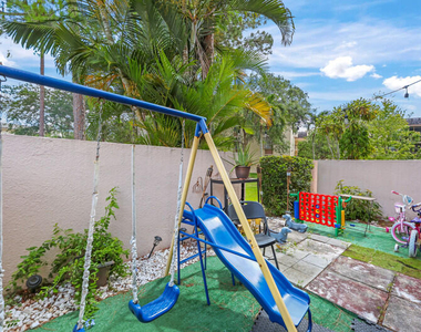 8421 Forest Hills Drive - Photo Thumbnail 21