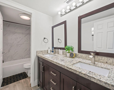 8421 Forest Hills Drive - Photo Thumbnail 8