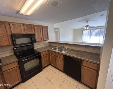 1762 W Colt Road - Photo Thumbnail 12
