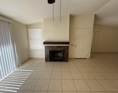 1762 W Colt Road - Photo Thumbnail 4