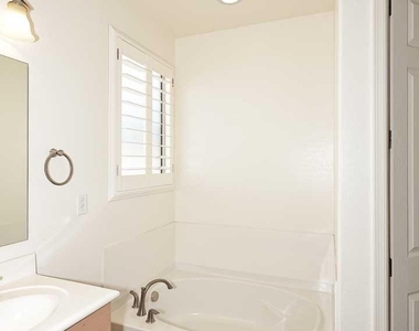 3841 E Palo Verde Street - Photo Thumbnail 23