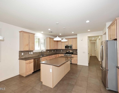 3841 E Palo Verde Street - Photo Thumbnail 8