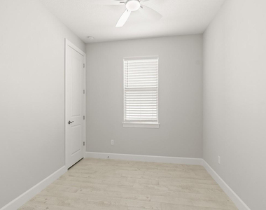 4501 Nautilus Circle - Photo Thumbnail 18