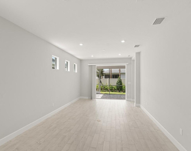 4501 Nautilus Circle - Photo Thumbnail 13