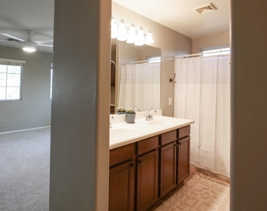2188 S Heron Lane - Photo Thumbnail 16