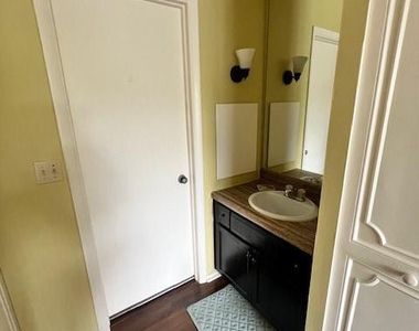 3740 Inverrary Drive - Photo Thumbnail 13