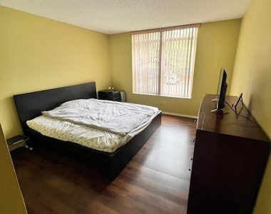 3740 Inverrary Drive - Photo Thumbnail 15