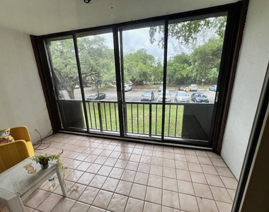 3740 Inverrary Drive - Photo Thumbnail 4