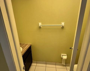 3740 Inverrary Drive - Photo Thumbnail 16