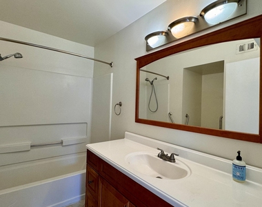 815 W Boynton Beach Boulevard - Photo Thumbnail 13