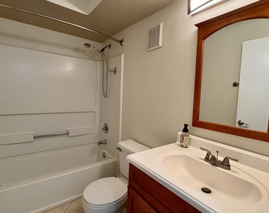 815 W Boynton Beach Boulevard - Photo Thumbnail 17